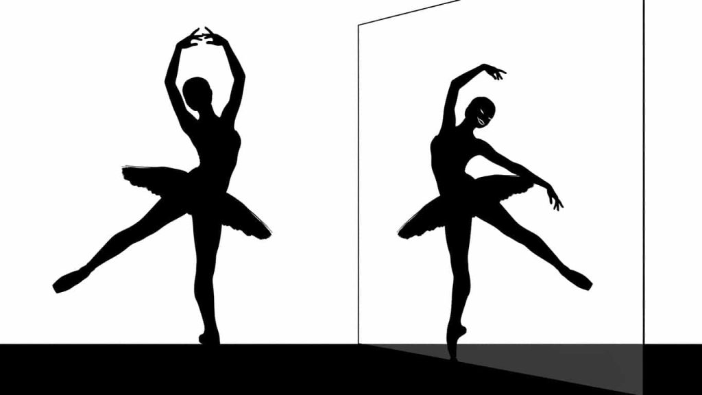 Black Swan (2010) A Fractured Reflection