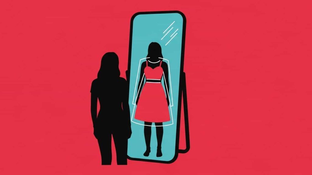 Silhouette retail smart mirror with virtual try-on.