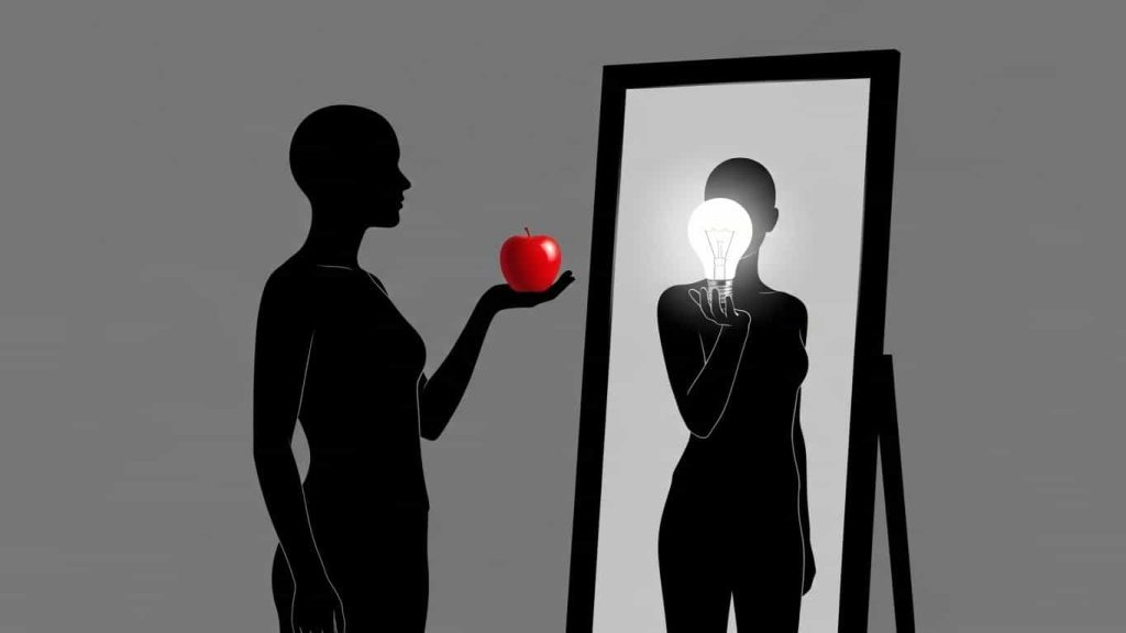 Oculus (2013) The Mirror That Lies